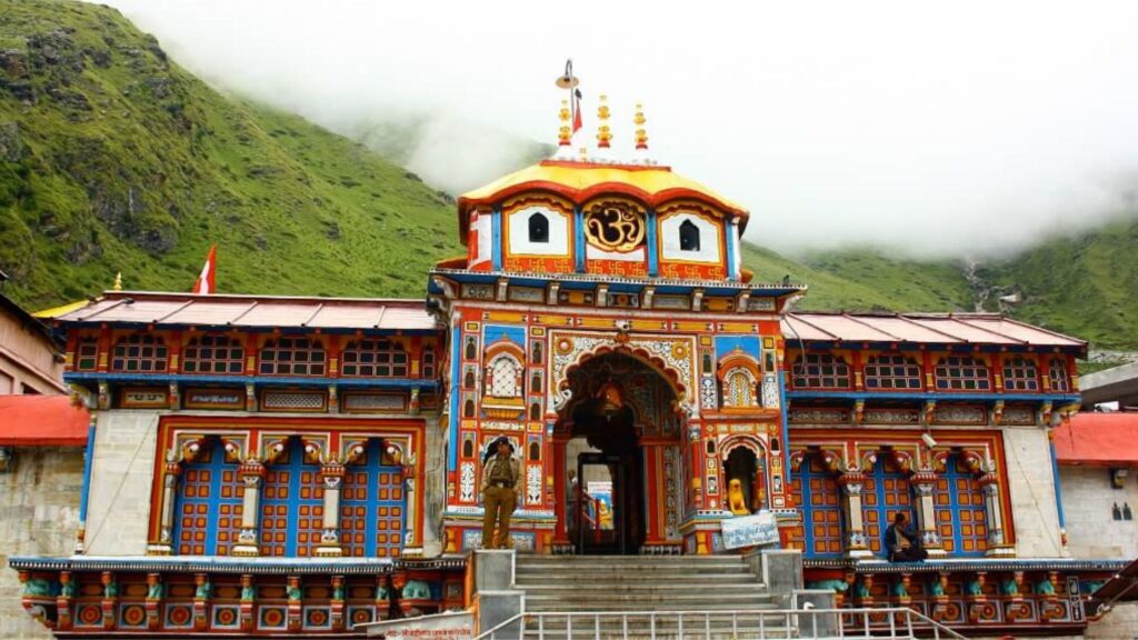 Badrinath temple of Charm Dham Yatra in Uttarakhand