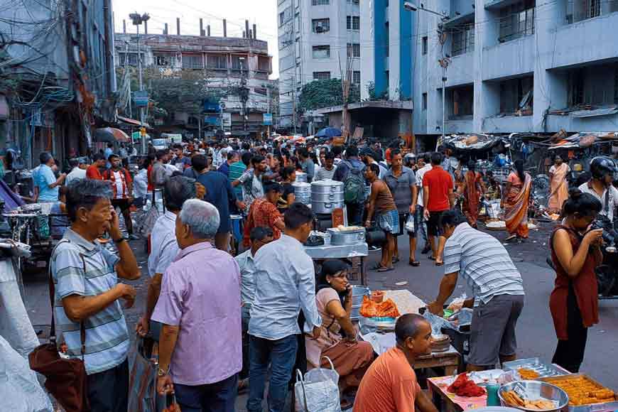 a large number of people buying foods from Territy Bazar 