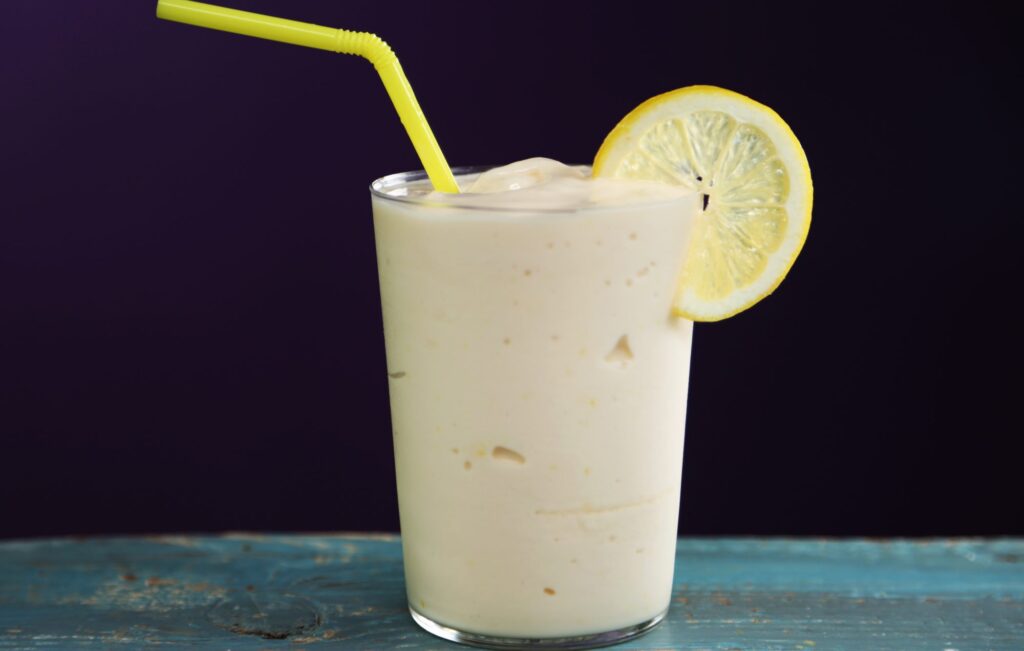 This is a picture of a non alcoholic drink called Frosted Lemonade.
