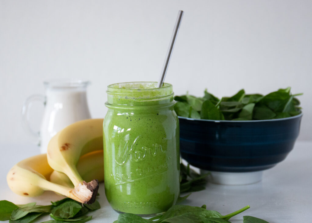 Healthy Spinach Smoothie for Breakfast