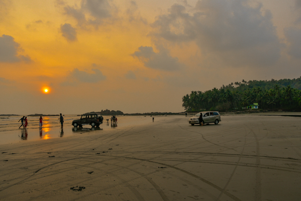A picture of the Muzhapplingad beach , which is the longest drive-in beach of Asia.