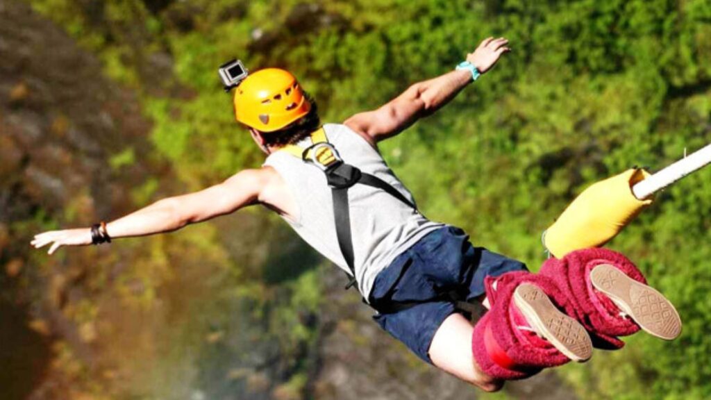 Best places for bungee jumping in Delhi