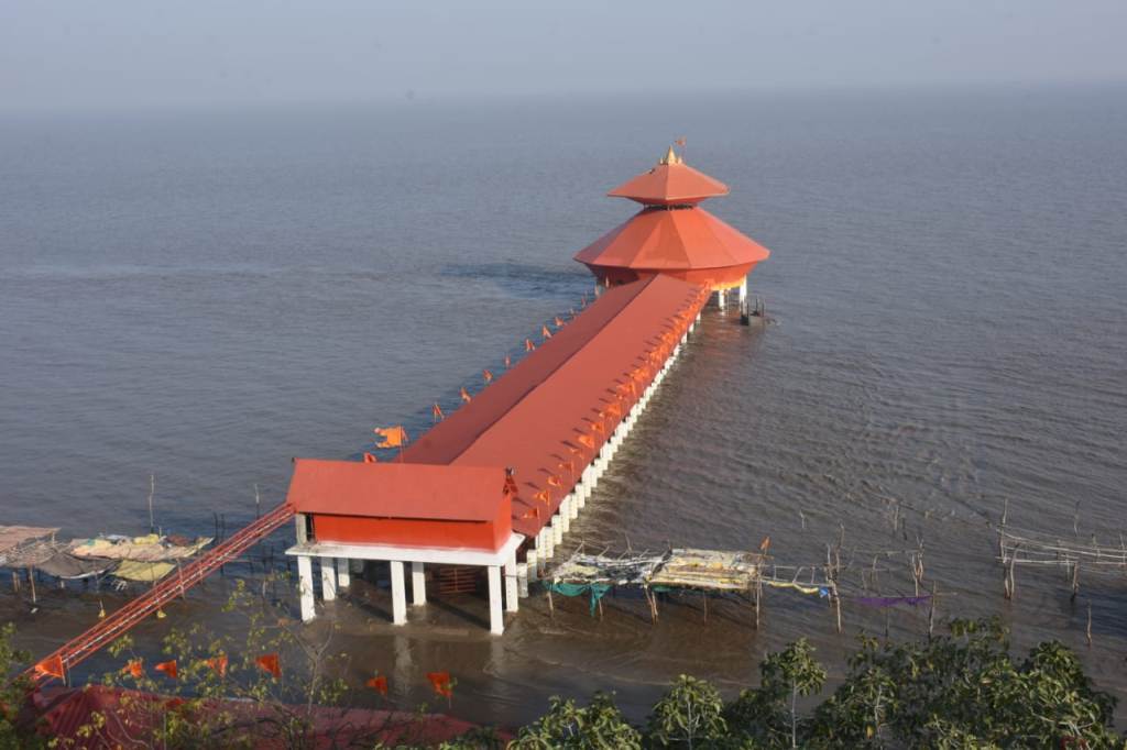 one of the most beautiful temples in India which is located in Arabian sea