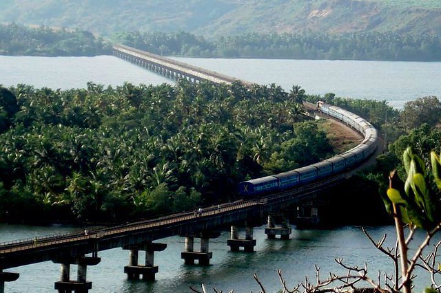 Konkan Railway, Runs from Goa to Mumbai
