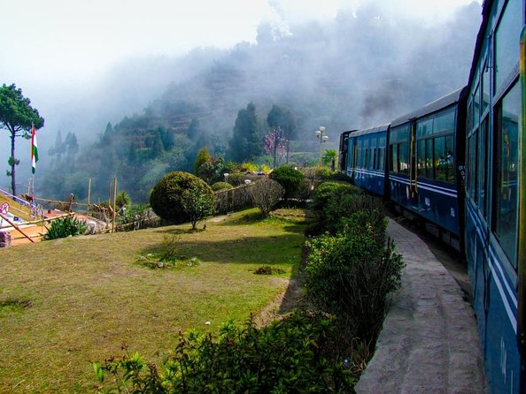 Darjeeling Himalayan Railway, Runs from Jalpaiguri to Darjeeling