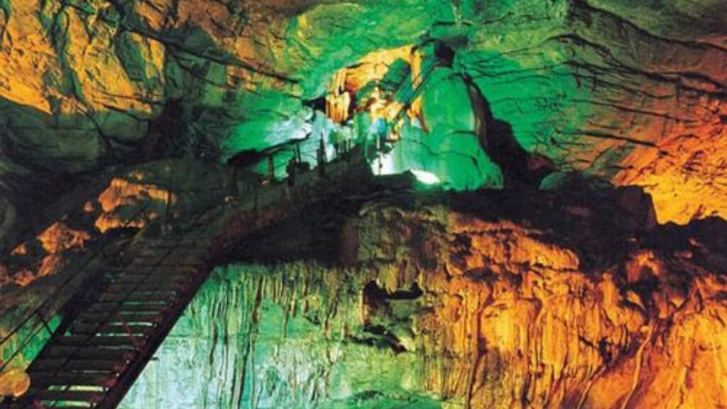 Borra Caves image