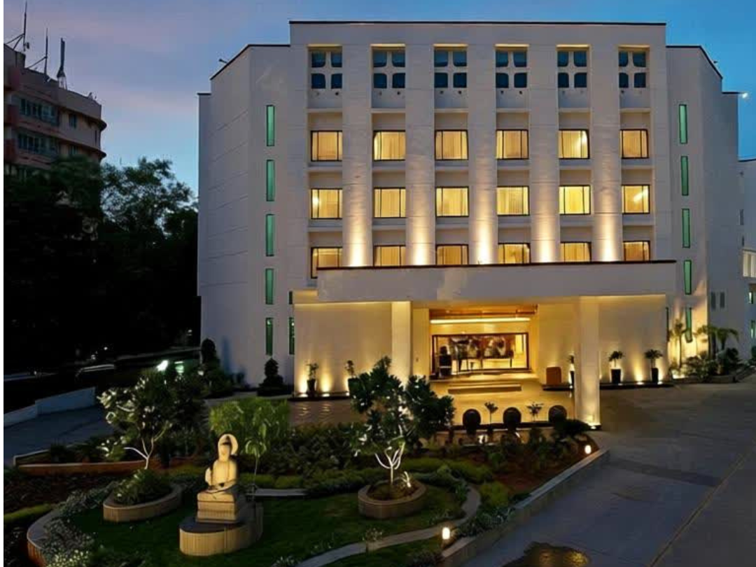 The clean lighting, wide-angle view, and landscaped garden highlight the hotel’s premium look, helping build a positive brand